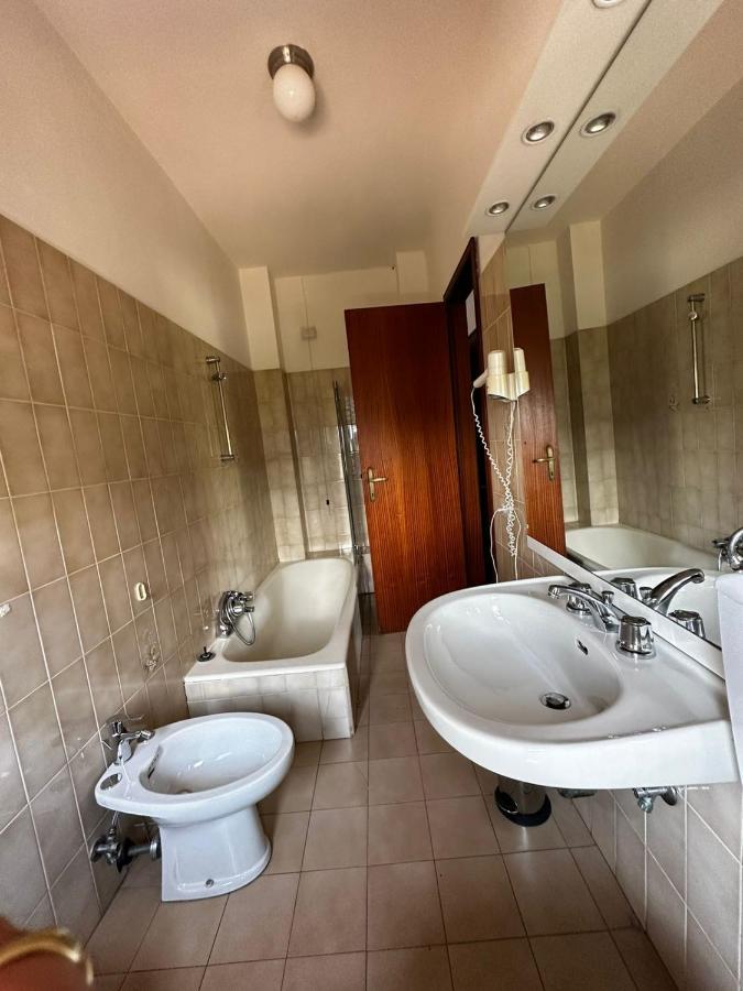 Hotel La Pineta Carrara Ngoại thất bức ảnh