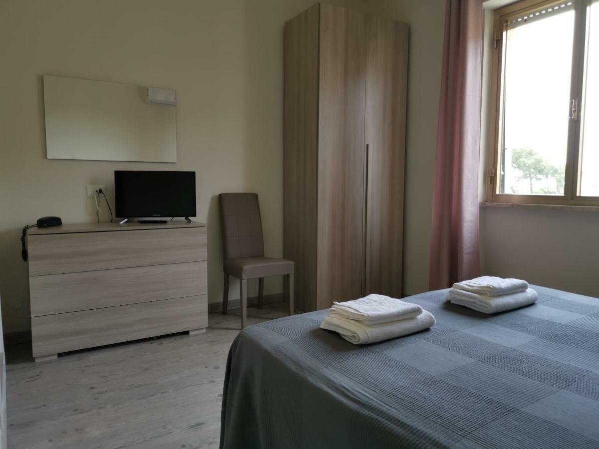 Hotel La Pineta Carrara Ngoại thất bức ảnh