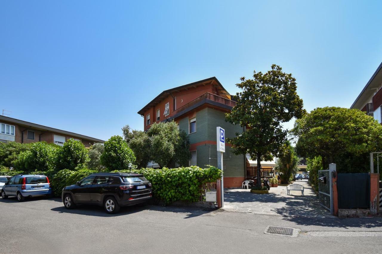 Hotel La Pineta Carrara Ngoại thất bức ảnh